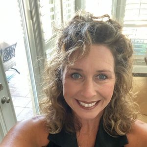 Meet your Posher, Carrie